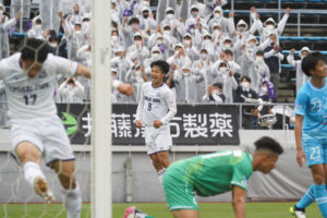 9　３点目-300x200 格上相手に大勝！６年ぶりに大阪選手権決勝へ